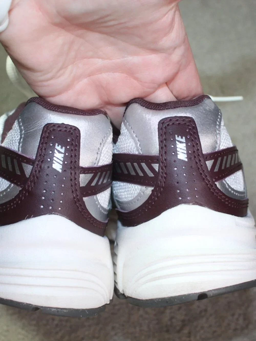 Nike Women's Size 7 Initiator (White Burgundy Crush) IB4688-111